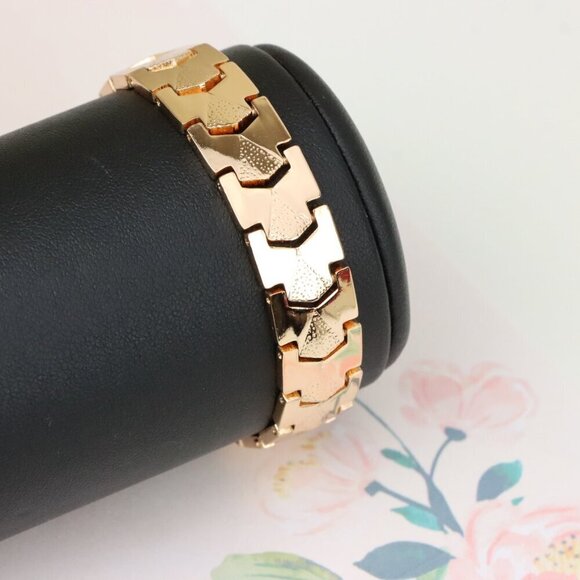 "Elegant Rose Gold Plated Link Bracelet with Bold Textured Design, XPBL1125 - Picture 2 of 13